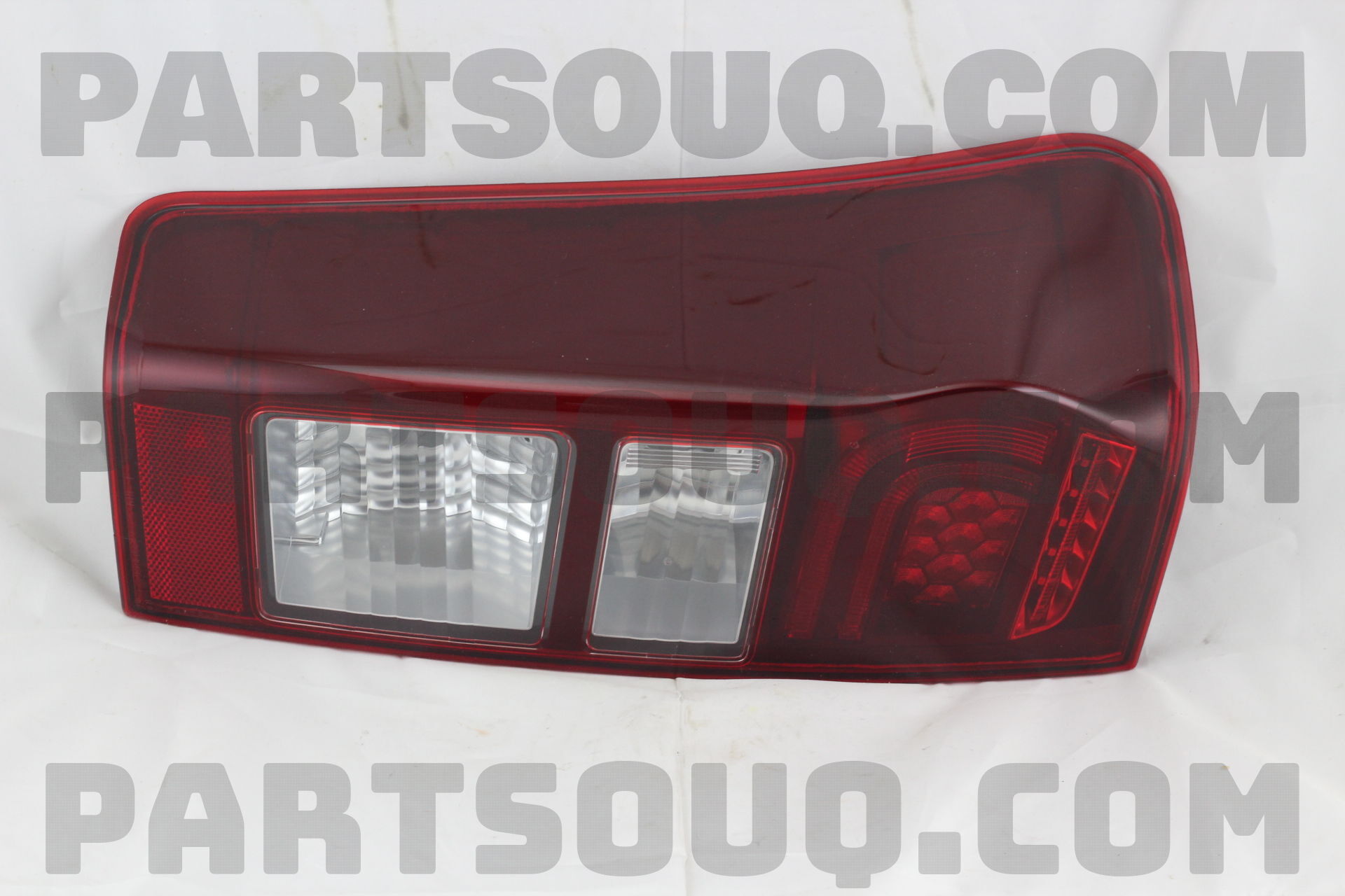 Đèn hậu Isuzu D-Max (Đèn lái sau DMax) Mã phụ tùng 8982355560-8982355570