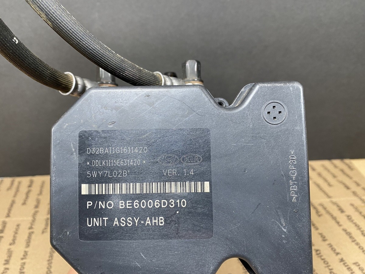 Mô tơ bầu trợ lực phanh Kia Optima Mã phụ tùng 586204u001