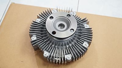 Ly tâm quạt két nước Innova Mã phụ tùng 162100C010