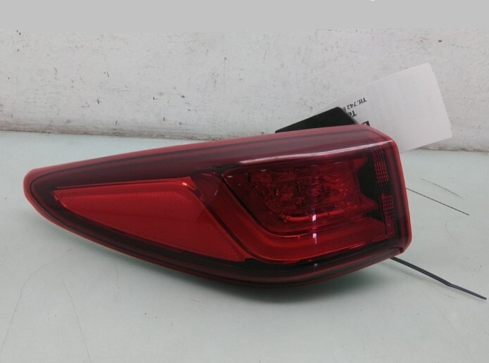 Đèn hậu ngoài Hyundai Kona (Đèn lái sau) Mã phụ tùng 92401j9100-92402j9100