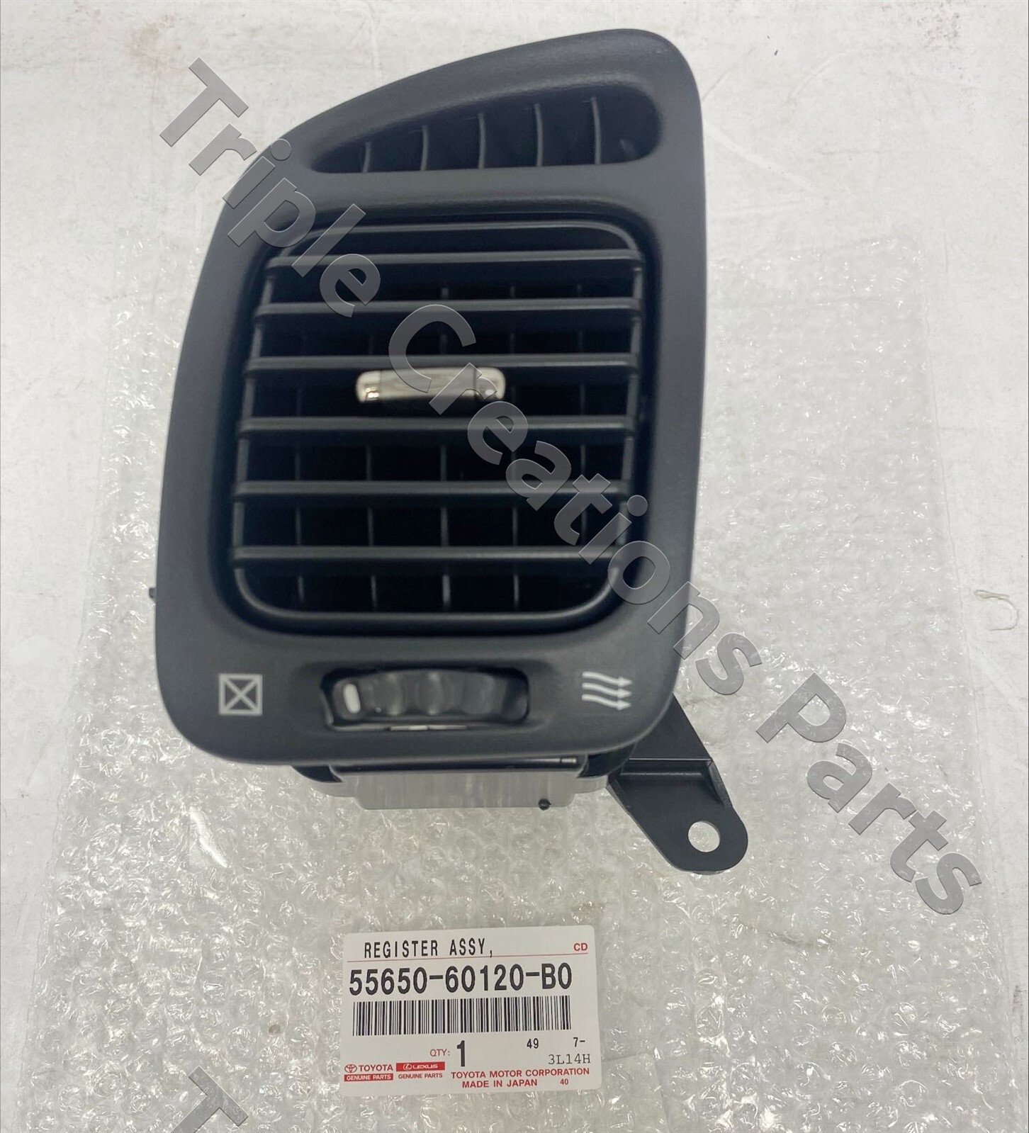 Cửa gió điều hòa táp lô Land FZJ100 2003 Mã phụ tùng 5565060120B0