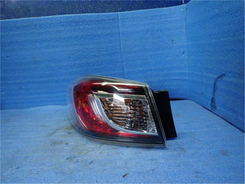 Đèn hậu ngoài Mazda 3 2010-2012 Mã phụ tùng BBP251160E