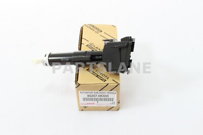 Cụm điều khiển phun nước rửa đèn pha Fortuner Mã phụ tùng 852070K030