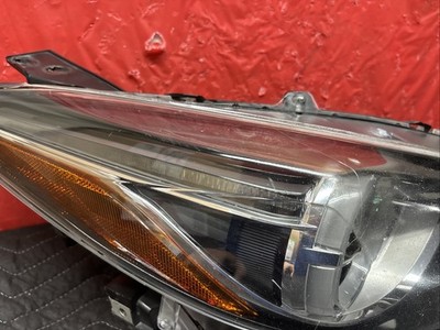 Đèn pha Mazda 3 2.0 2015 (có liếc) (Đèn lái trước Mazda 3 2.0 2015) Mã phụ tùng BHR351030