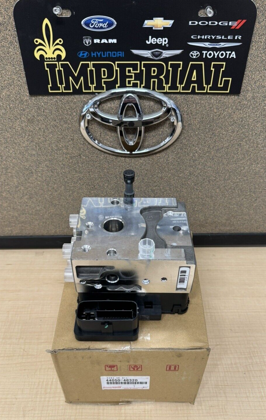 Cụm điều khiển phanh ABS Lexus RX450H 2009 (Bộ chấp hành ABS) Mã phụ tùng 4405048320