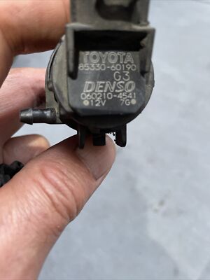 Mô tơ bơm nước rửa kính Lexus RX350 Mã phụ tùng 8533060190