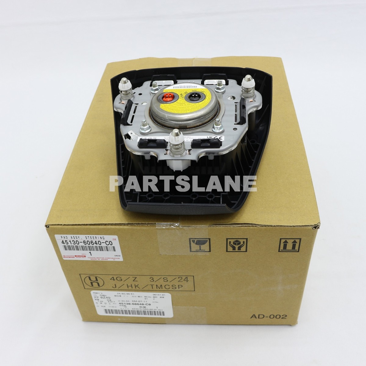 Phím còi Yaris 2010 (liền túi khí) (Túi khí vô lăng Yaris 2010) Mã phụ tùng 451300d430c0