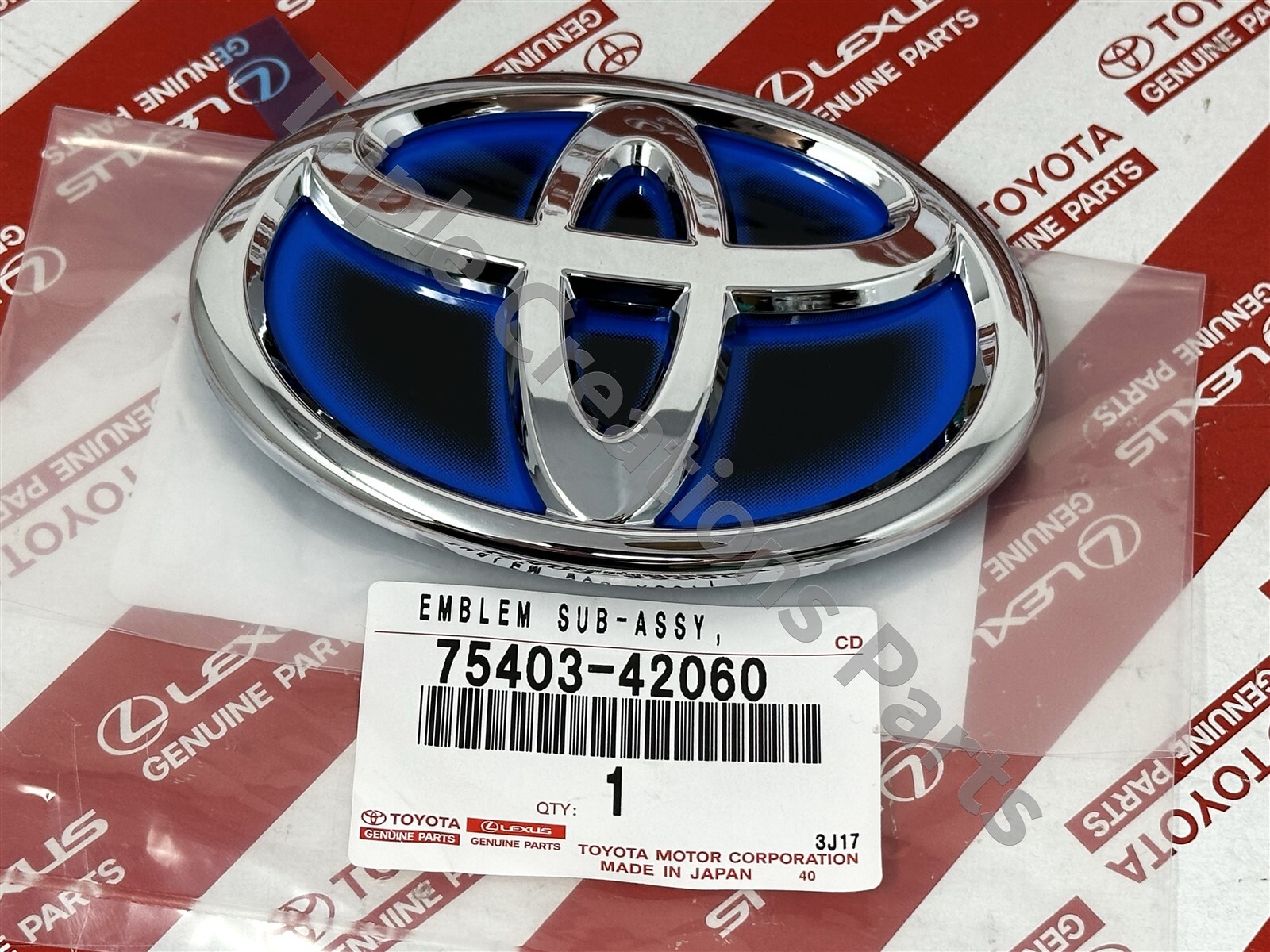 Chữ Royal Saloon xe Crown 3.0 Mã phụ tùng 7544330200