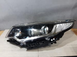 Đèn pha K5 (Đèn lái trước K5) Mã phụ tùng 92102D4350