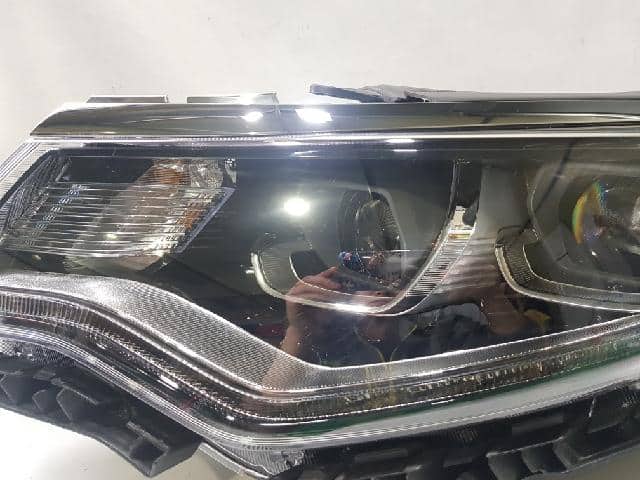 Đèn pha K5 (Đèn lái trước K5) Mã phụ tùng 92102D4350