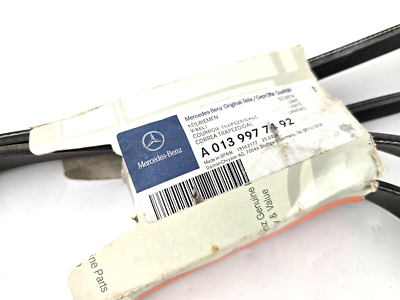 Dây curoa tổng Mercedes C200 7PK2420 Mã phụ tùng a0139977492