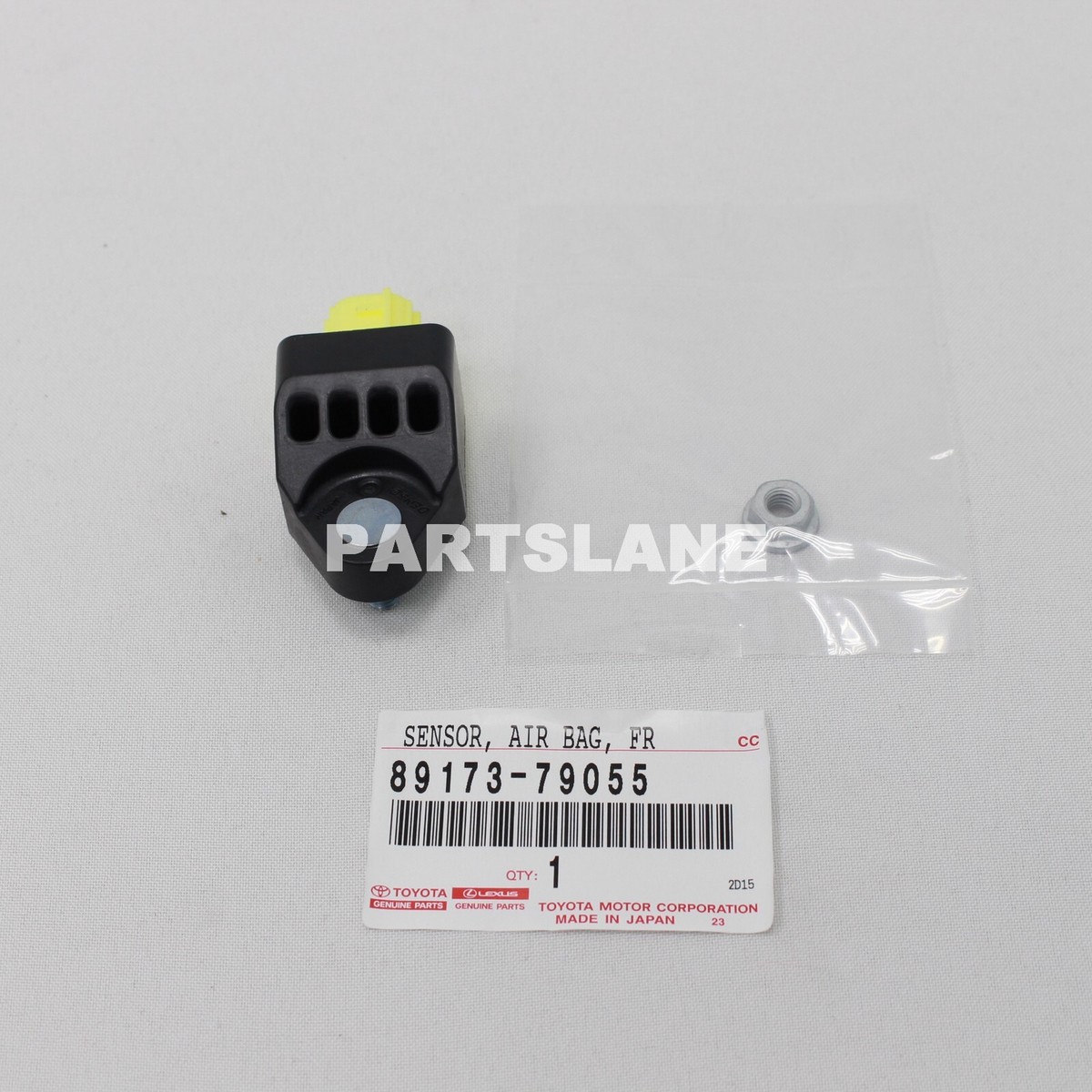 Cảm biến túi khí đầu xe Land Cruiser 2013 (Cảm biến kích nổ) Mã phụ tùng 8917379055