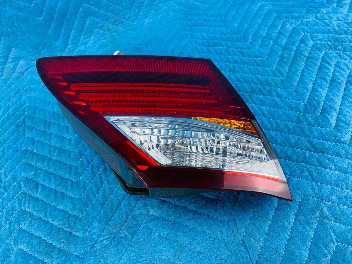 Đèn lái sau LS460 2011 (miếng trong) (Đèn hậu trong LS460) Mã phụ tùng 8159150220