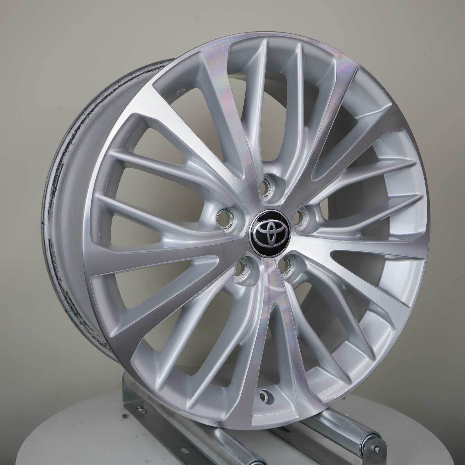 La zăng đúc Fortuner R16 6 cánh (Mâm đúc Fortuner) Mã phụ tùng 426110K280-426110K282