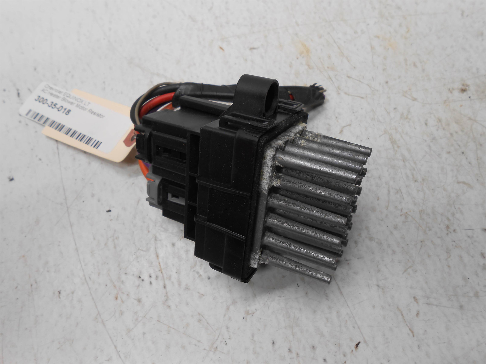 Trở quạt giàn lạnh Lacetti CDX Mã phụ tùng 15141283