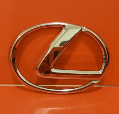 Biểu tượng nắp cốp sau Lexus IS250 Mã phụ tùng 9097502079