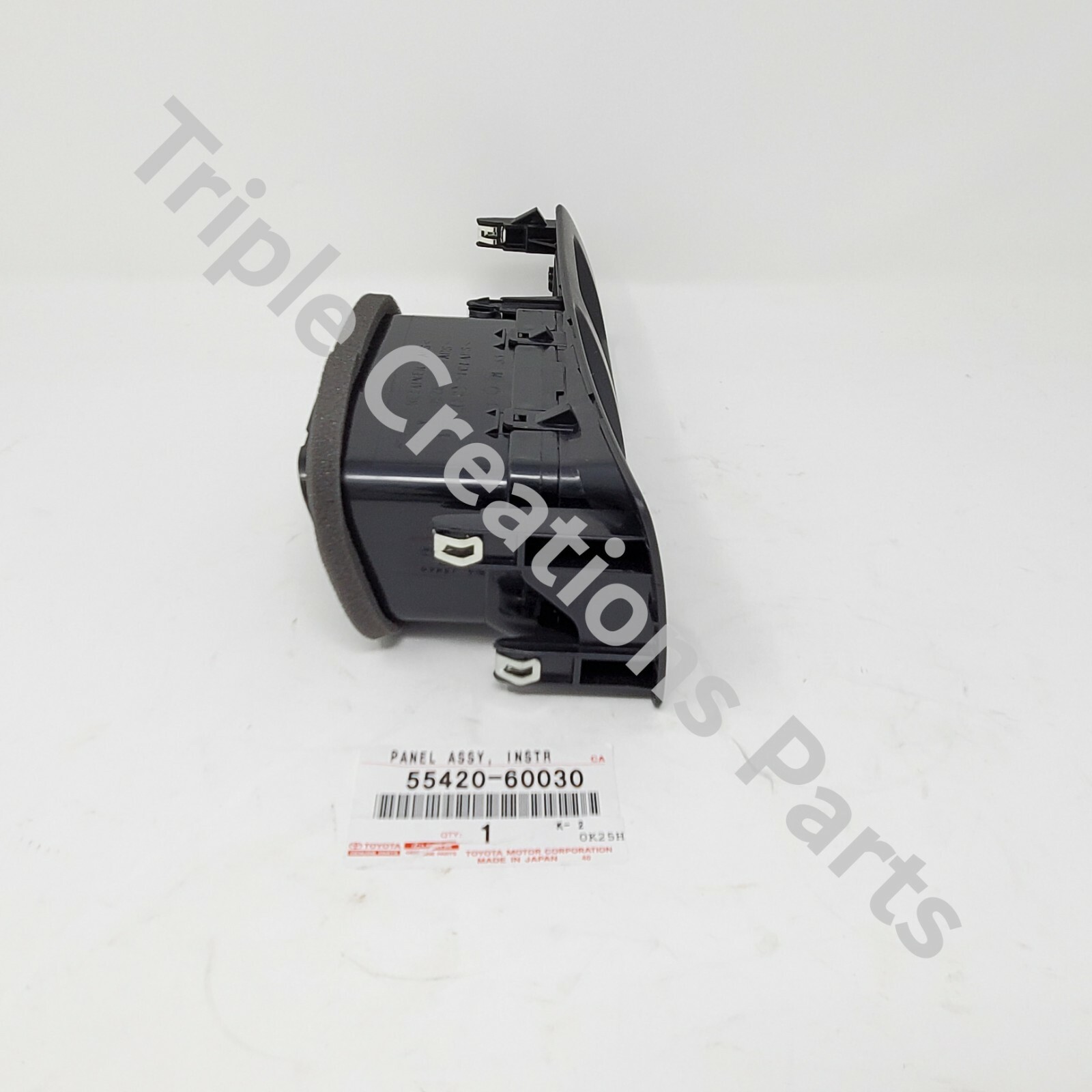 Ốp táp lô dưới Land 2013 Mã phụ tùng 5543260430A1