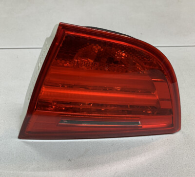 Đèn hậu trong BMW 320i 2011 (Đèn lái sau BMW 320i 2011) Mã phụ tùng 63217289428