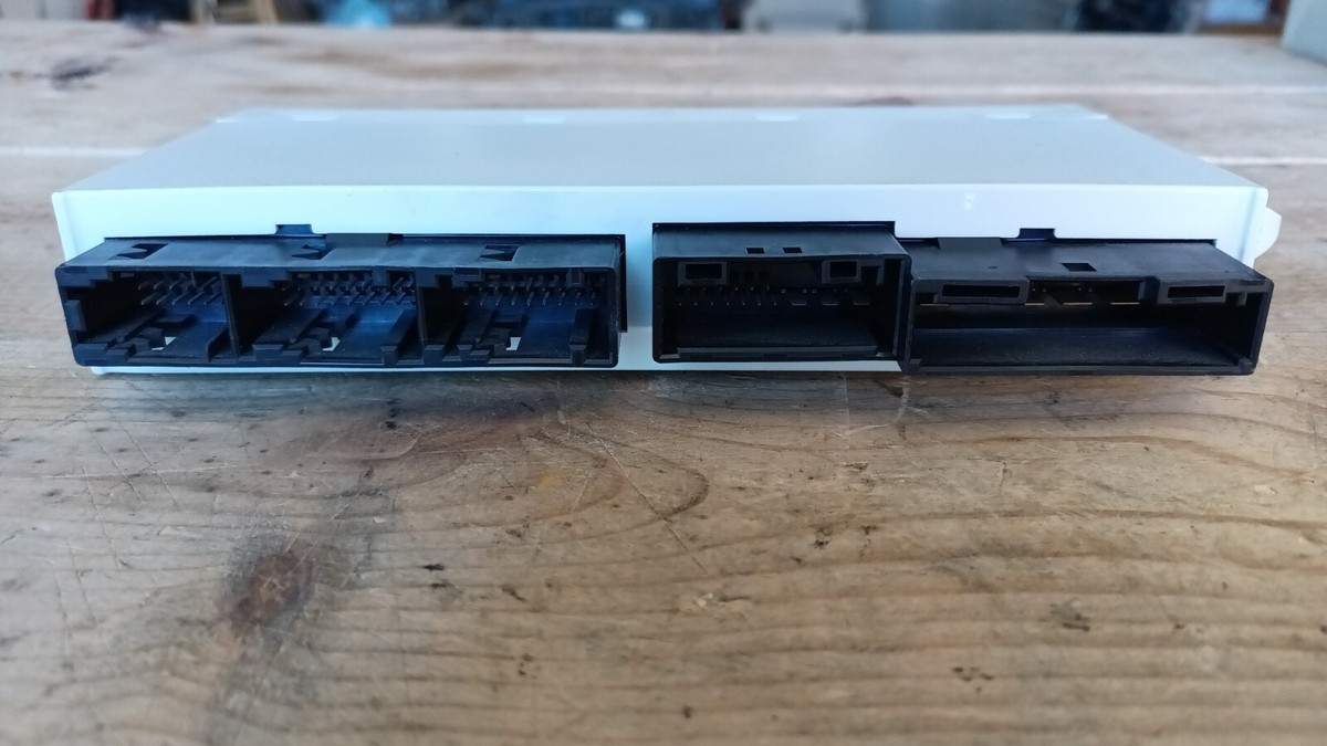 Hộp điều khiển body BMW 735i Mã phụ tùng 61356964142