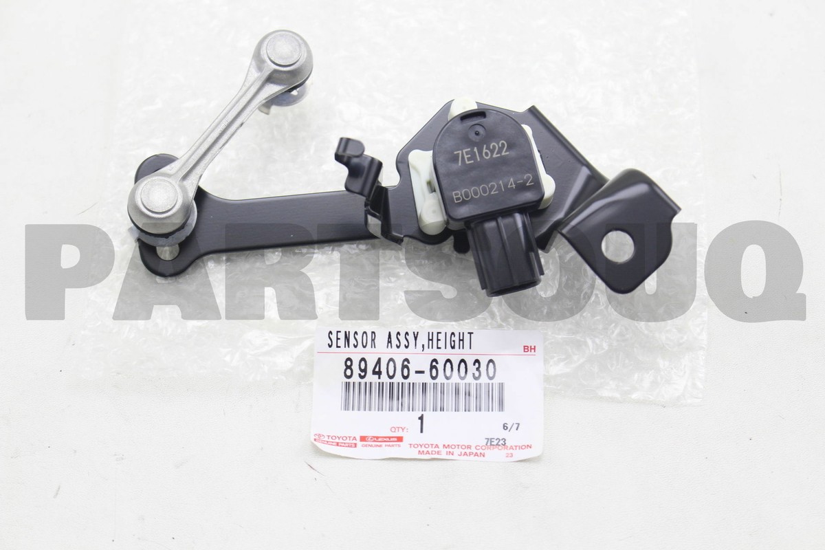 Cảm biến nâng hạ gầm Land 2013 VDJ200 (Cảm biến độ cao Land) Mã phụ tùng 8940660030