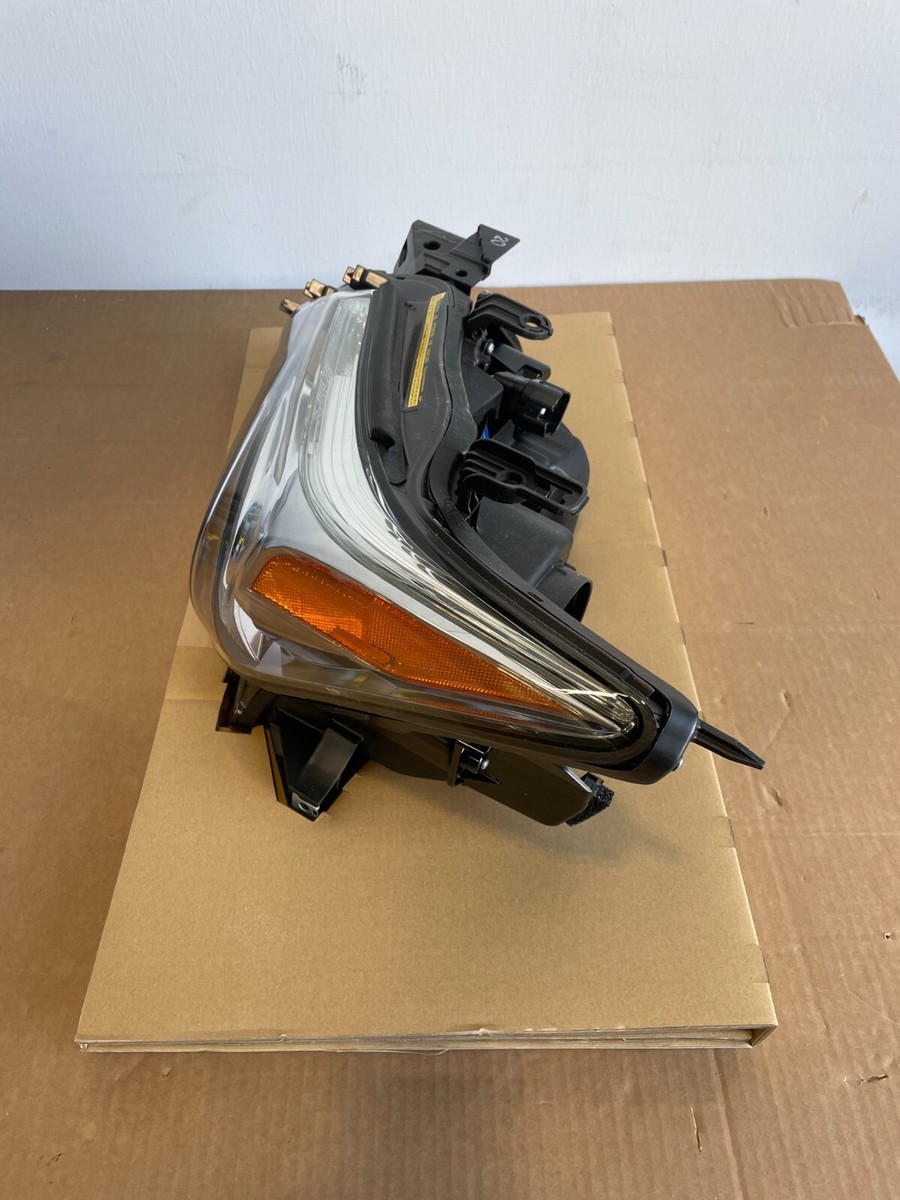 Đèn pha Lexus LX570 2012-2013 (Đèn lái trước Lexus LX570) Mã phụ tùng 8118560F80-8114560F80-8112560F80