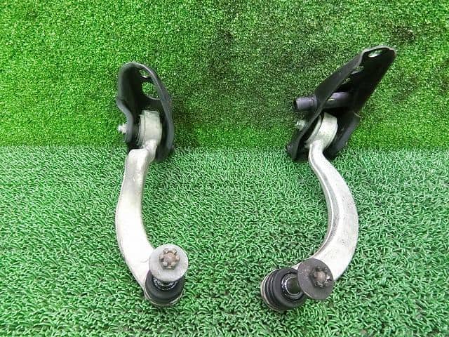 Rô tuyn giằng sau trên Lexus LS460 (trước) (Thanh giằng sau trên LS460) Mã phụ tùng 4871050090