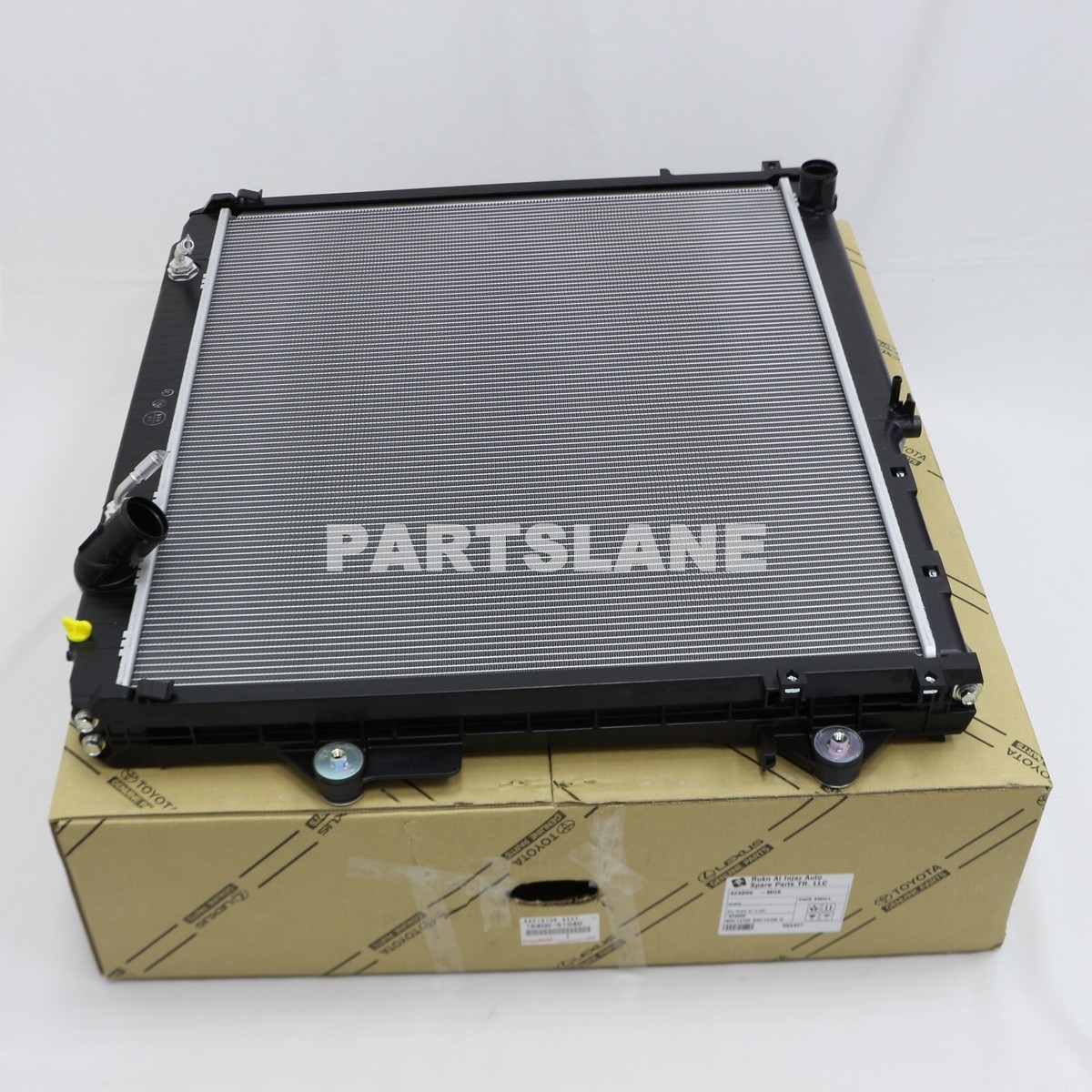 Két nước Land 2013 VDJ200-AT (Két làm mát Land Cruiser) Mã phụ tùng 1640051040