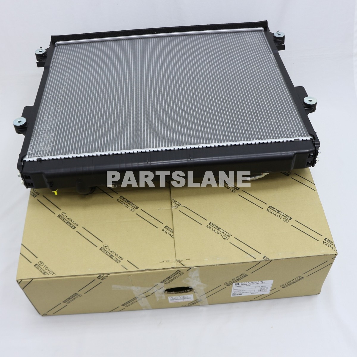 Két nước Land 2013 VDJ200-AT (Két làm mát Land Cruiser) Mã phụ tùng 1640051040