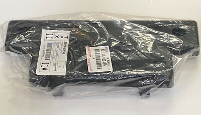 Giá bắt biển số trước LX570 2012-2013 Mã phụ tùng 5211460150