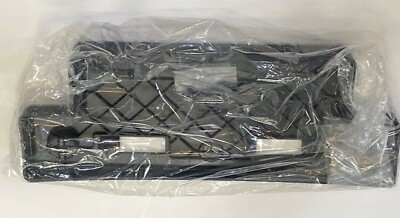 Giá bắt biển số trước LX570 2012-2013 Mã phụ tùng 5211460150
