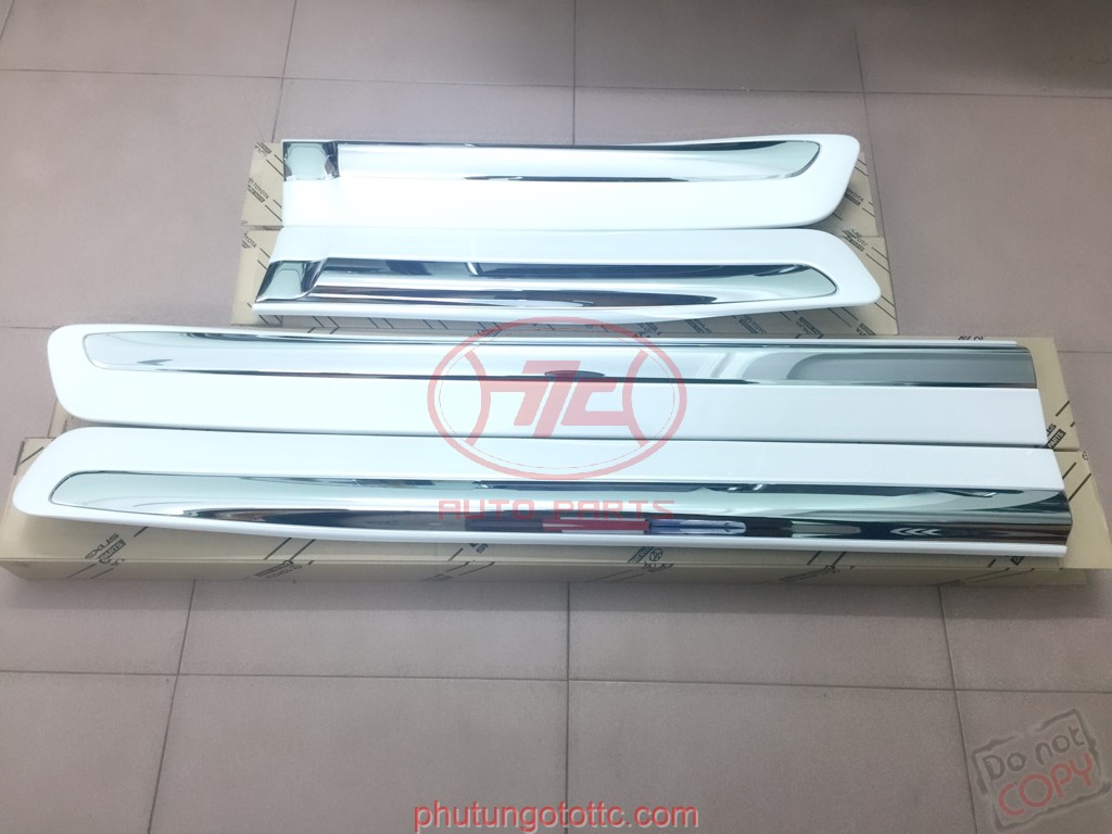 Nẹp cánh cửa trước Lexus LX570 2012-2013 Mã phụ tùng 7507260090A0-7507160100A0