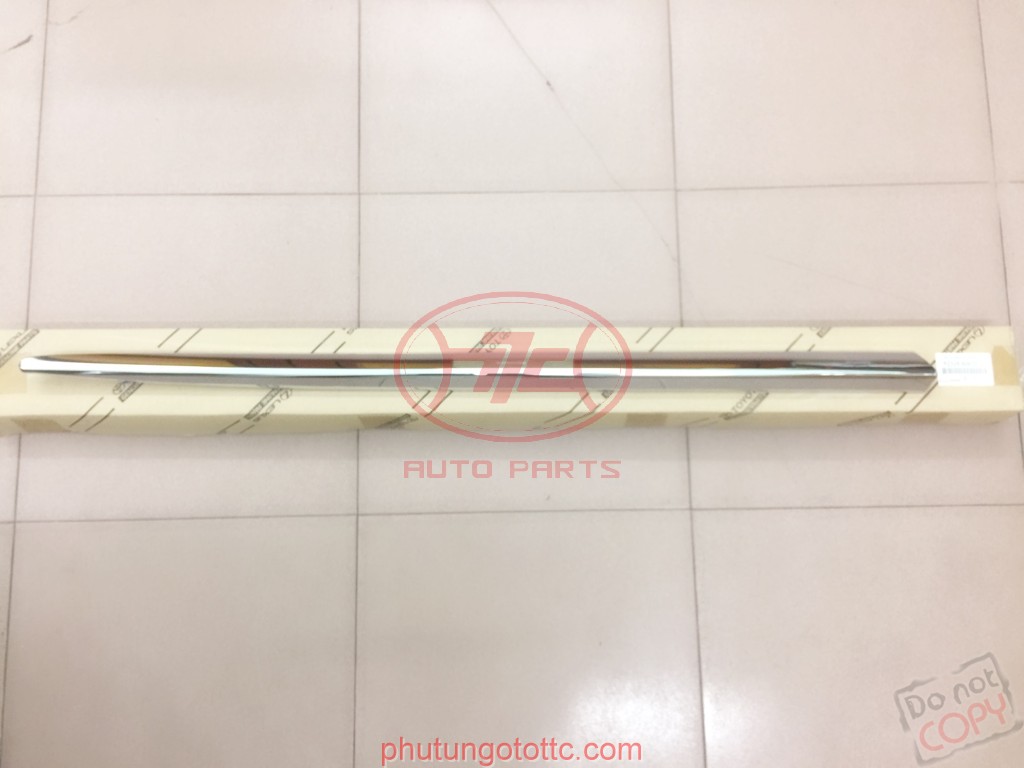 Nẹp cánh cửa trước Lexus LX570 2016 Mã phụ tùng PZ32960070-PZ32960069