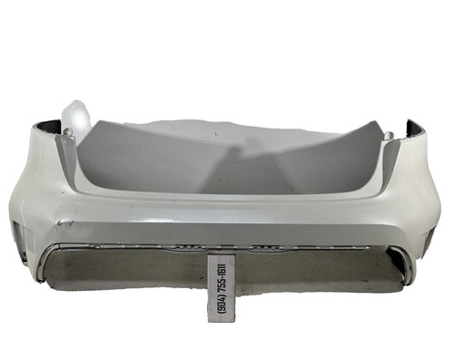 Xương bắt ốp trên cản sau LX570 Mã phụ tùng 5217260050