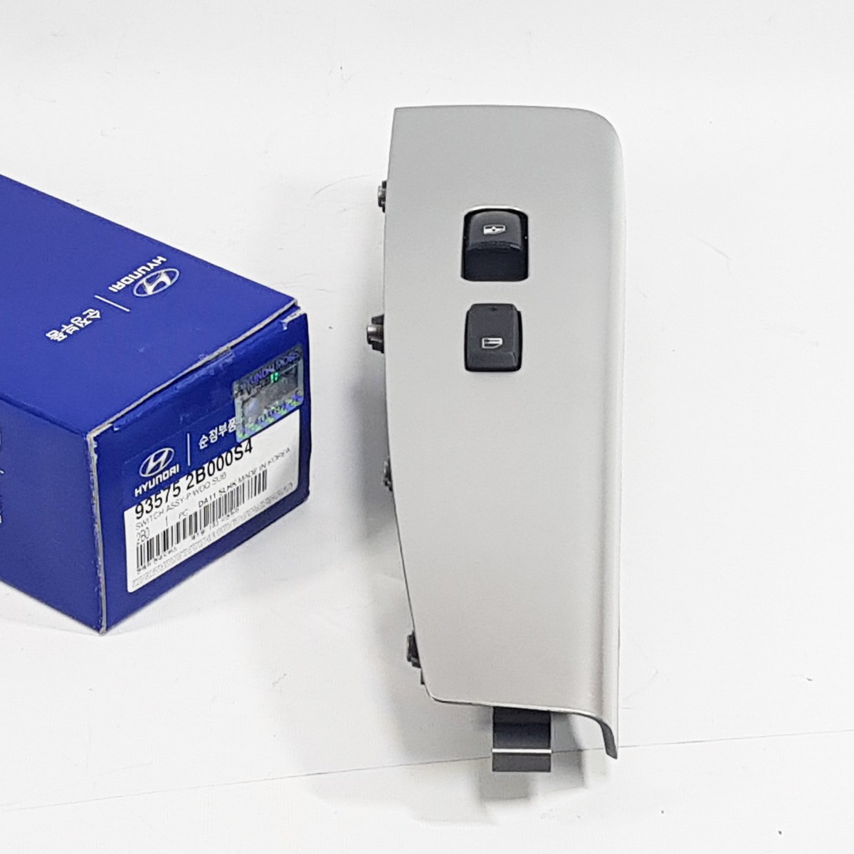 Công tắc lên kính cửa trước Santafe 2006-2009 Mã phụ tùng 935752B020-935752B010-935752B000S4