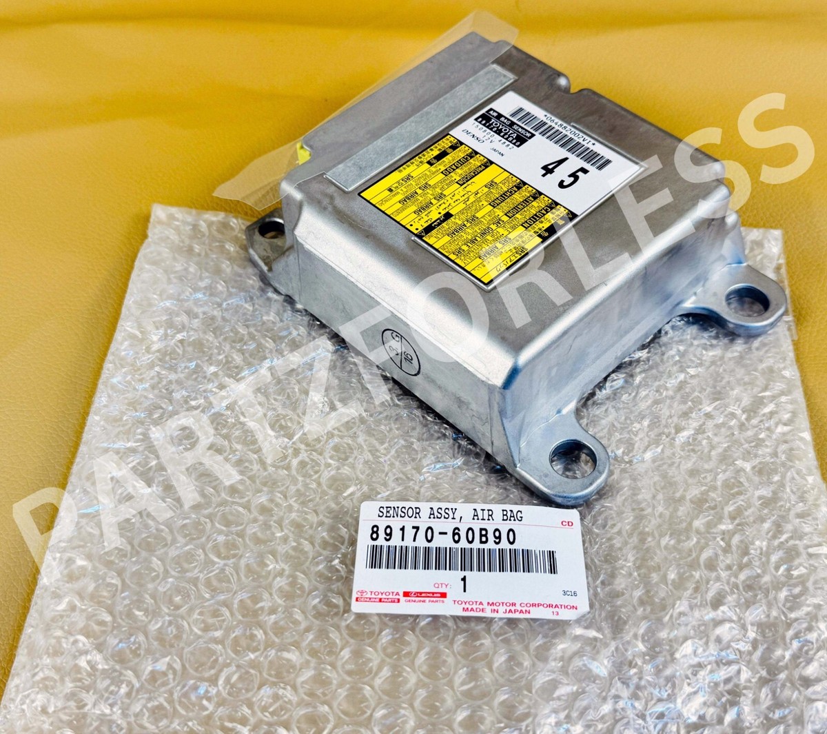 Hộp điều khiển túi khí trung tâm LX570 2016 Mã phụ tùng 8917060B90