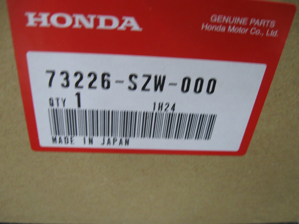Bộ Ron Kính Sau Honda Cr-V Mã phụ tùng 73226SZW000