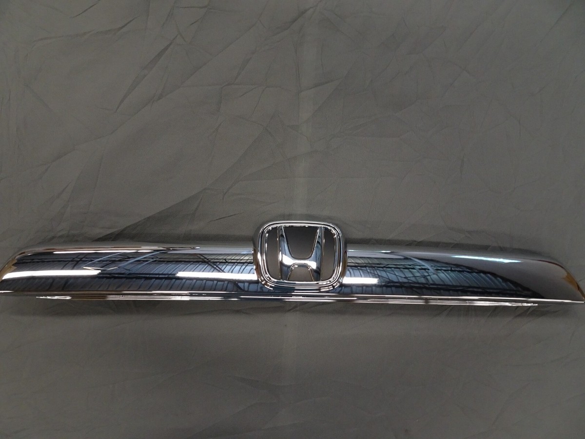 Nẹp Cốp Hậu Honda Cr-V Mã phụ tùng 74890SWAU01