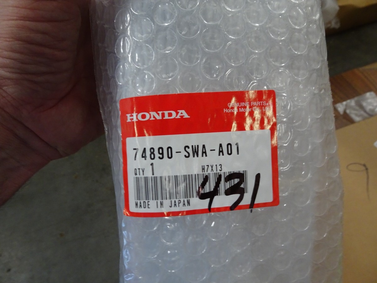 Nẹp Cốp Hậu Honda Cr-V Mã phụ tùng 74890SWAU01