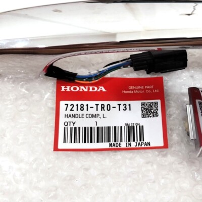 Tay Mở Cửa Ngoài Trước Bên Trái Honda Cr-V Mã phụ tùng 72181TR0T31