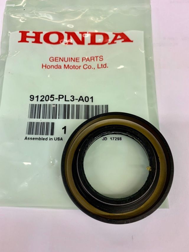 Phớt Hộp Số Bên Trái Honda Civic Mã phụ tùng 91205-PL3-A01