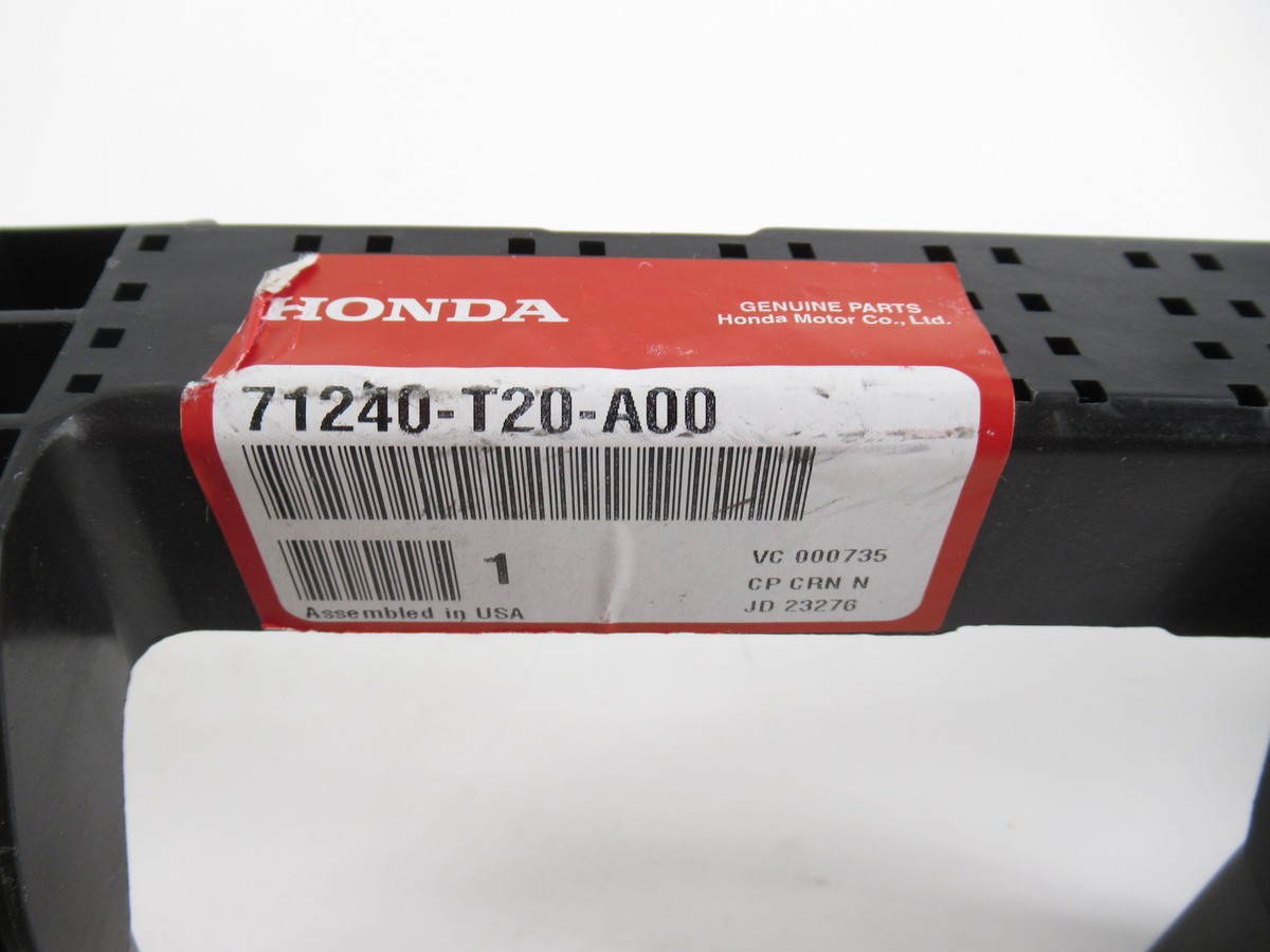 Giá Bắt Đèn Pha Trái Honda Cr-V Mã phụ tùng 71440T0TH00