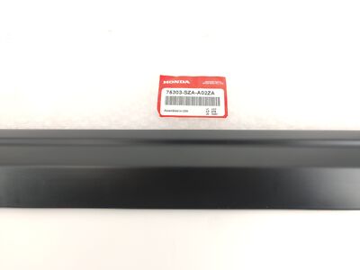 Nẹp Thành Cánh Cửa Sau Phải Honda Civic Mã phụ tùng 75303snaa01zb