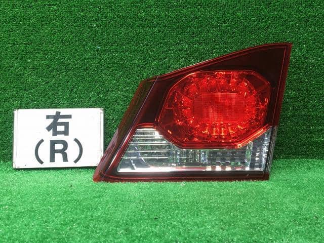 Đèn Hậu Miếng Trong Phải Honda Civic Mã phụ tùng 34151SNBJ51
