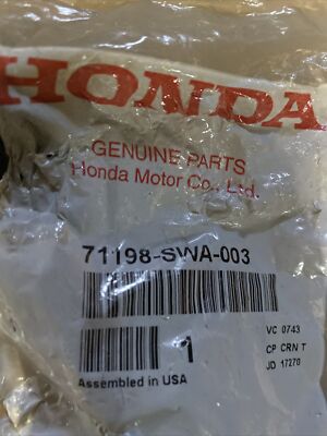 Nẹp Cài Cản Trước Trái Honda Cr-V Mã phụ tùng 71198swa003