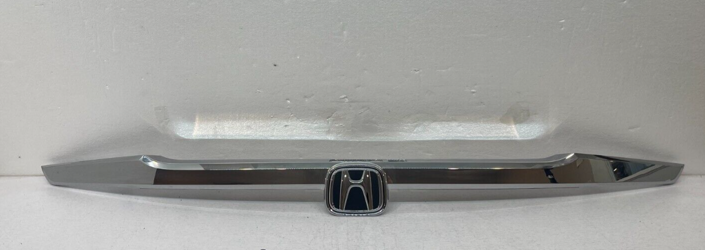 Nẹp Mạ Cửa Hậu Honda Cr-V Mã phụ tùng 74890TFAU10