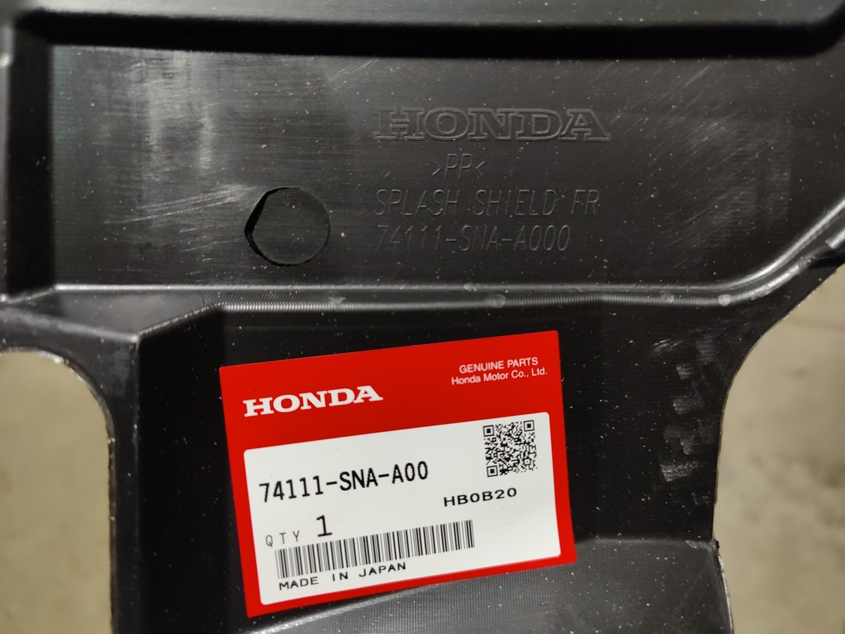 Chắn Bùn Gầm Máy Giữa Honda Civic Mã phụ tùng 74111snaa000