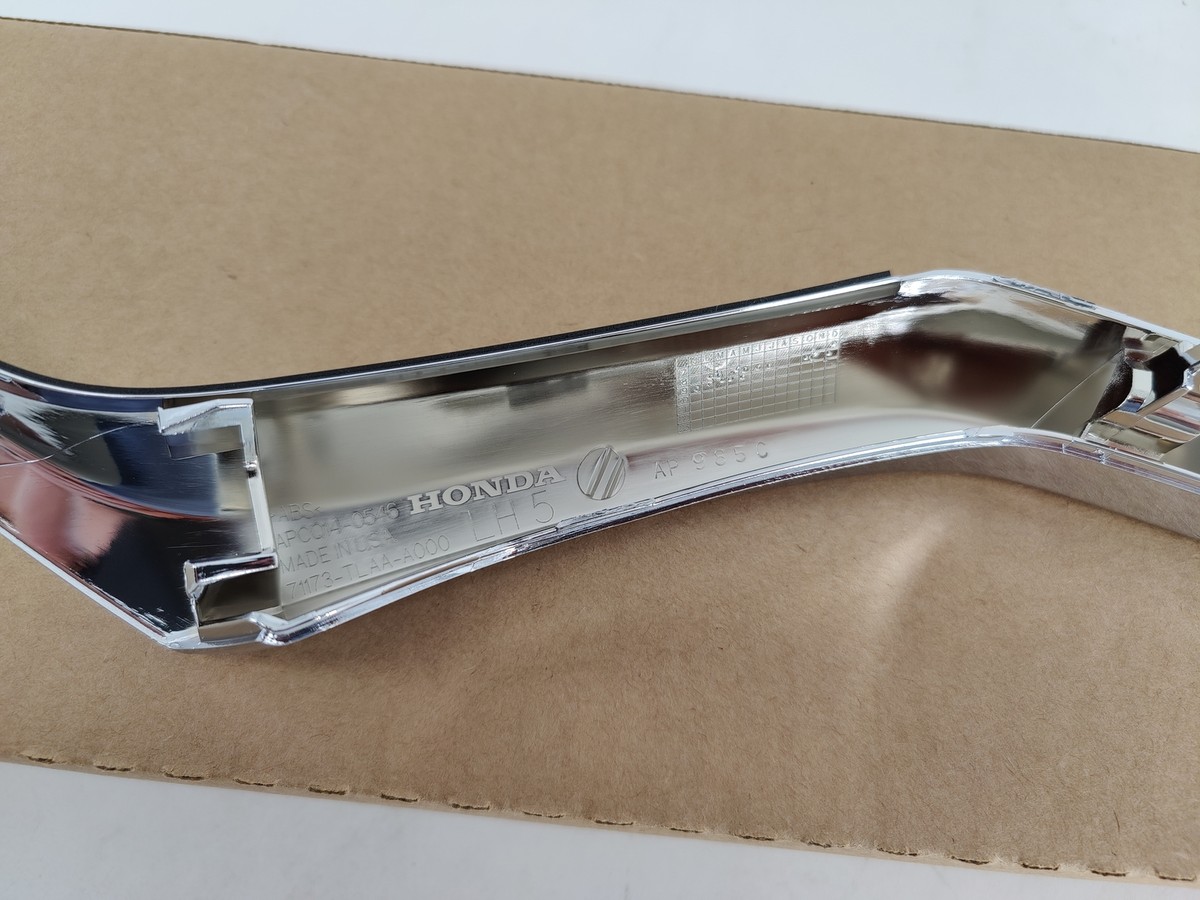 Nẹp Mạ Ca Lăng Trái Honda Cr-V Mã phụ tùng 71173tlyh01