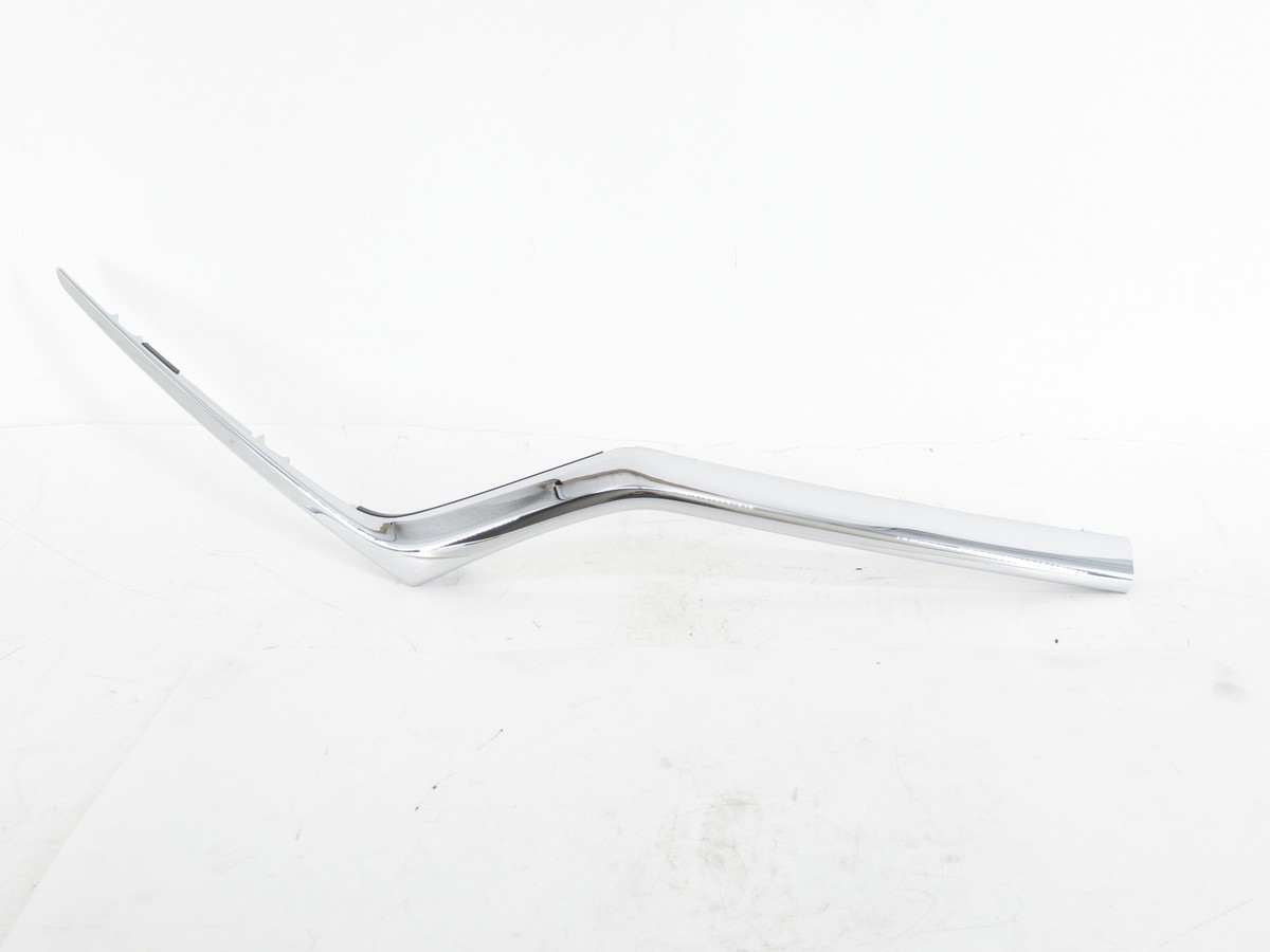 Nẹp Mạ Ca Lăng Trước Phải Honda Cr-V Mã phụ tùng 71123TFAT00