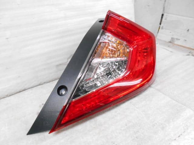 Đèn Hậu Ngoài Phải Honda Civic Mã phụ tùng 33500TEAT01