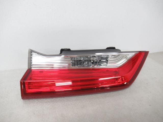Đèn Hậu Trong Trái Honda Cr-V Mã phụ tùng 34155TLAT01